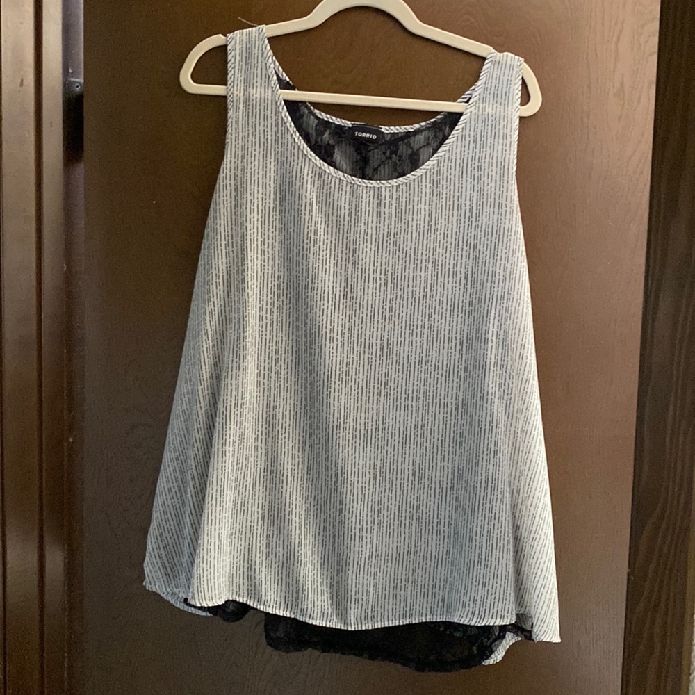 Torrid High-Low Open Back Peekaboo Sleeveless Blouse with Lace Size 2X
